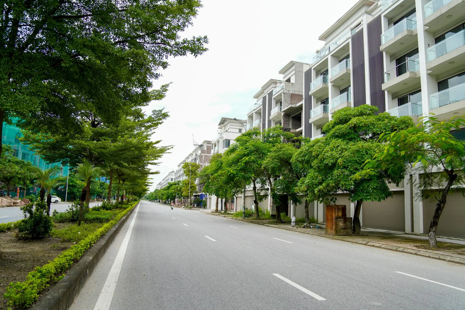 Tòa nhà căn hộ hiện đại tại Việt Nam