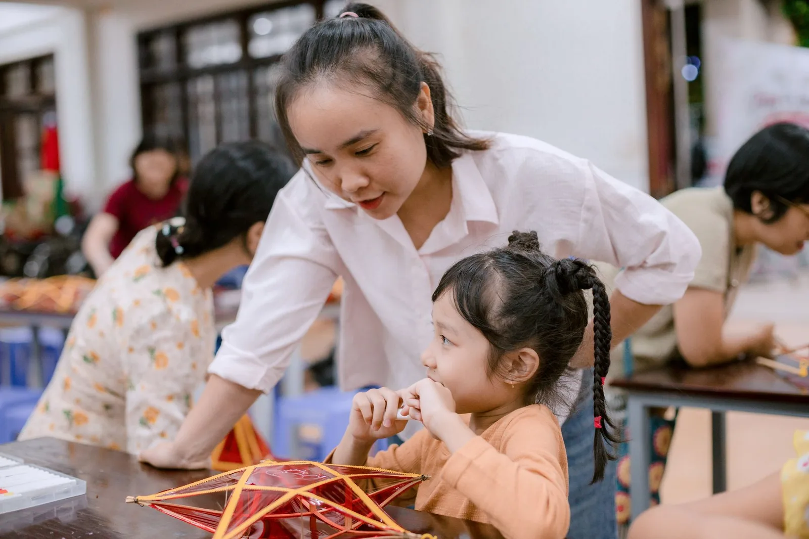 Trẻ tham gia hoạt động nghệ thuật có cấu trúc mở