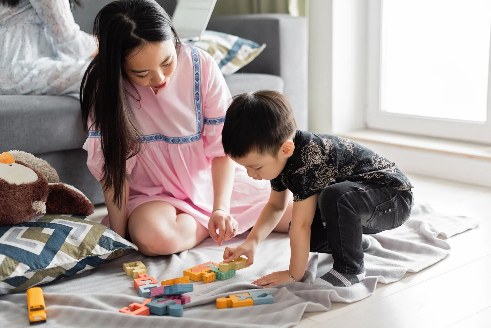 Cha mẹ cùng trẻ duy trì thói quen vui chơi mỗi ngày