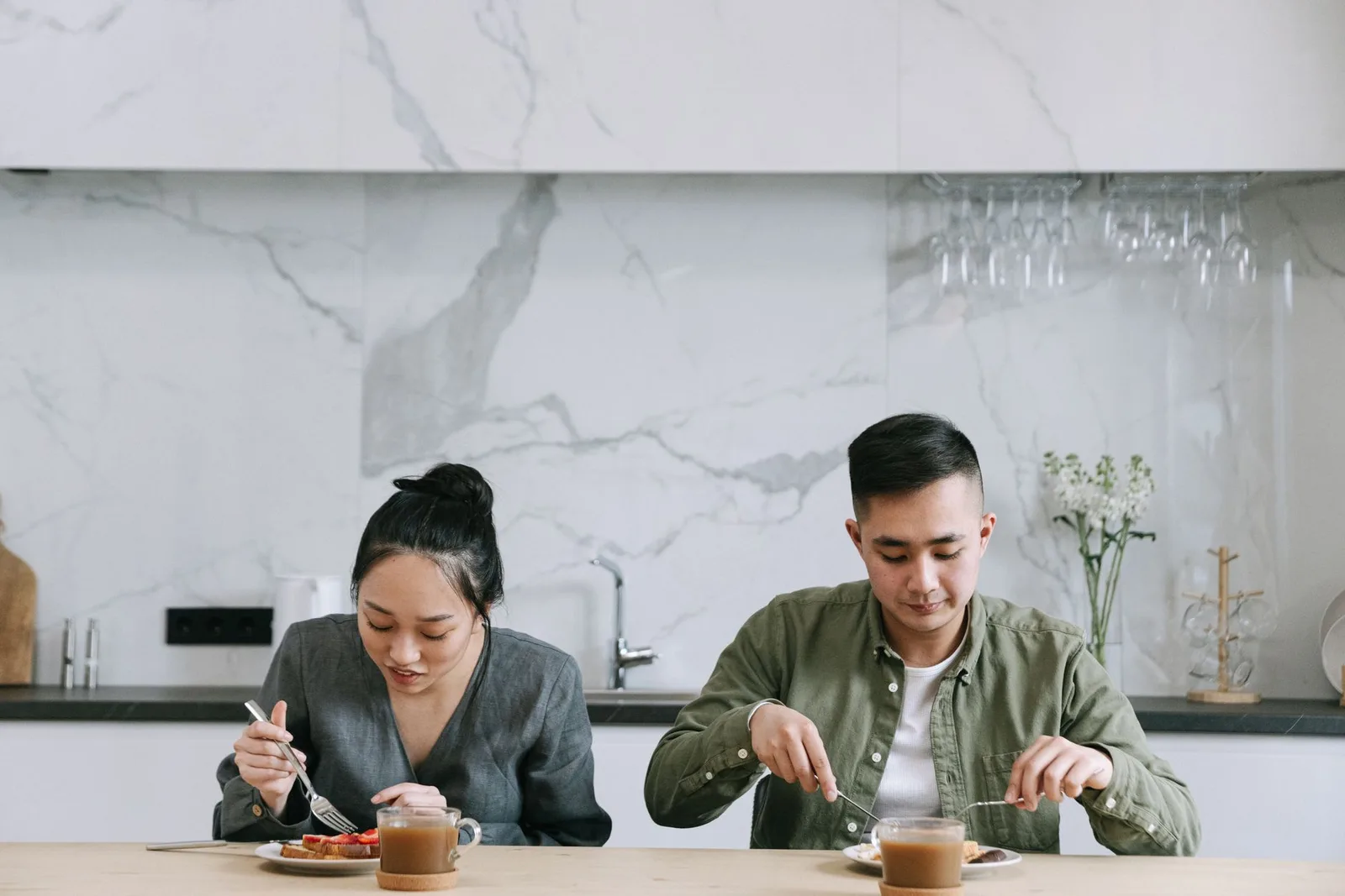 Người trẻ châu Á bỏ qua bữa sáng