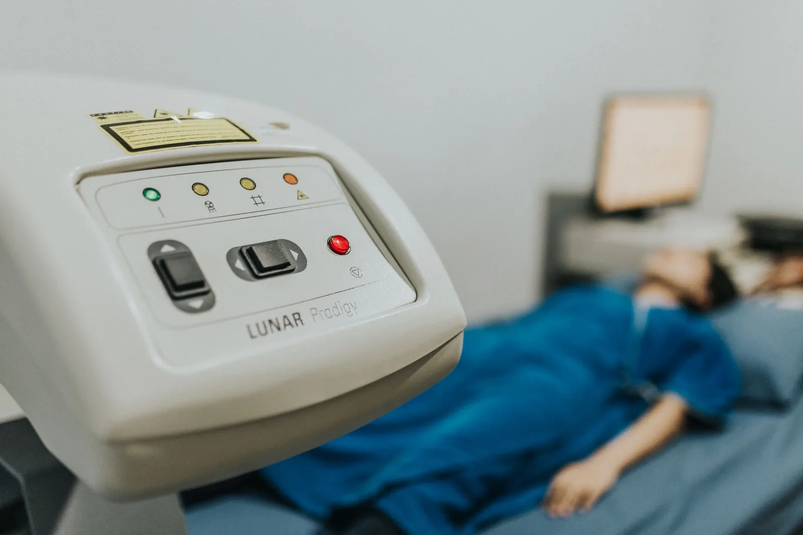 Bệnh nhân trẻ nằm viện điều trị biến chứng dạ dày