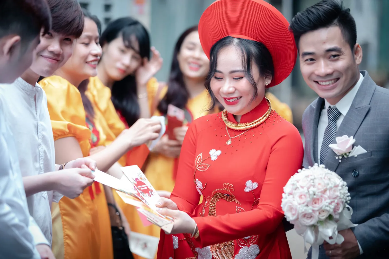 Nghi lễ truyền thống của cộng đồng người Việt
