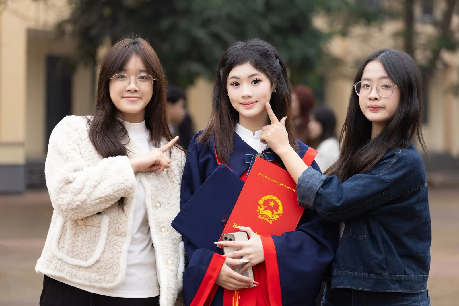 Quán cà phê Hà Nội kín chỗ mùa thi