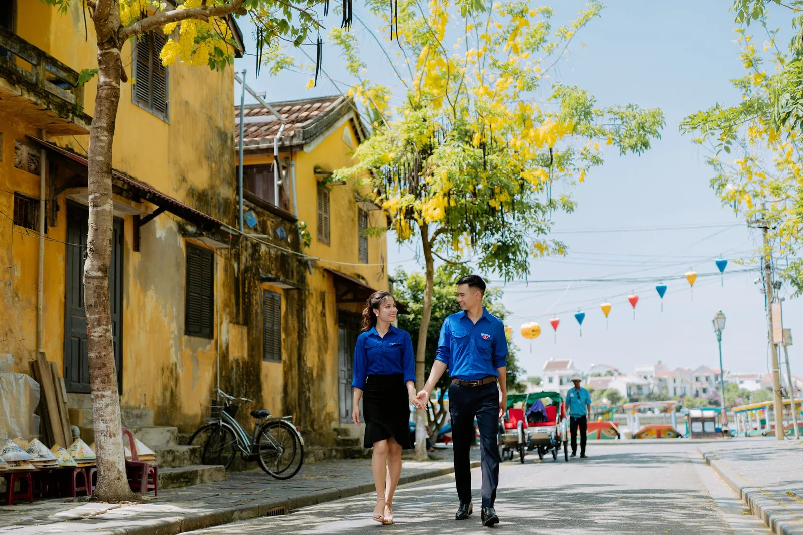 Cặp đôi châu Á đồng hành gần gũi nhưng vẫn tự do