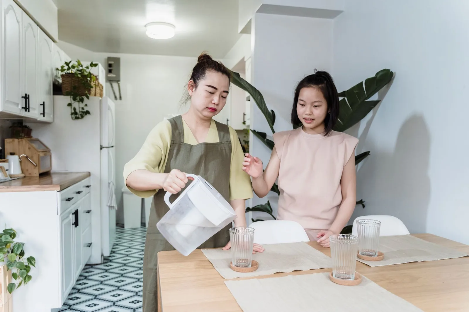 Người phụ nữ châu Á duy trì thói quen lành mạnh để tránh vòng lặp cũ