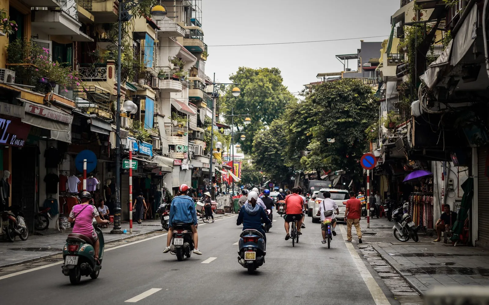 Người Việt chạy thử xe máy để đánh giá độ an toàn