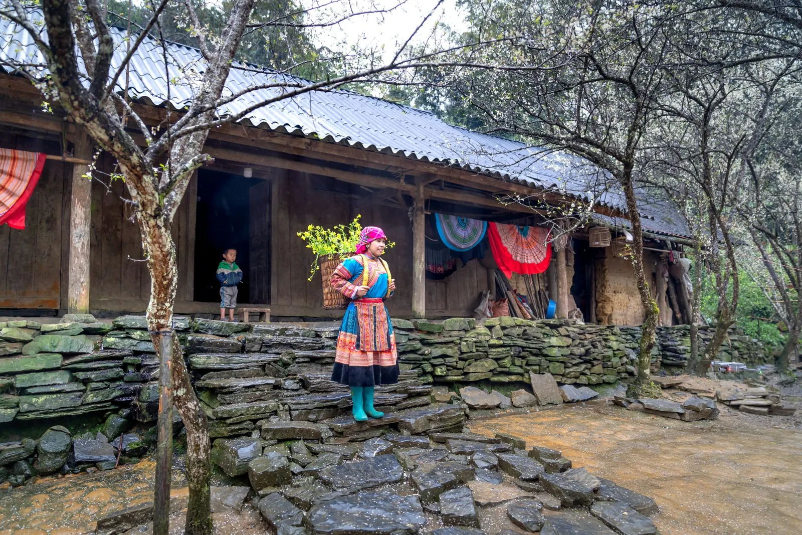 Đêm yên bình trong bản người Mông vùng cao