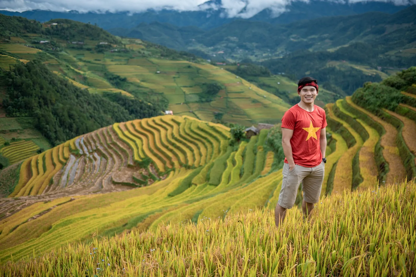 Ruộng bậc thang Mù Cang Chải mùa lúa chín vàng