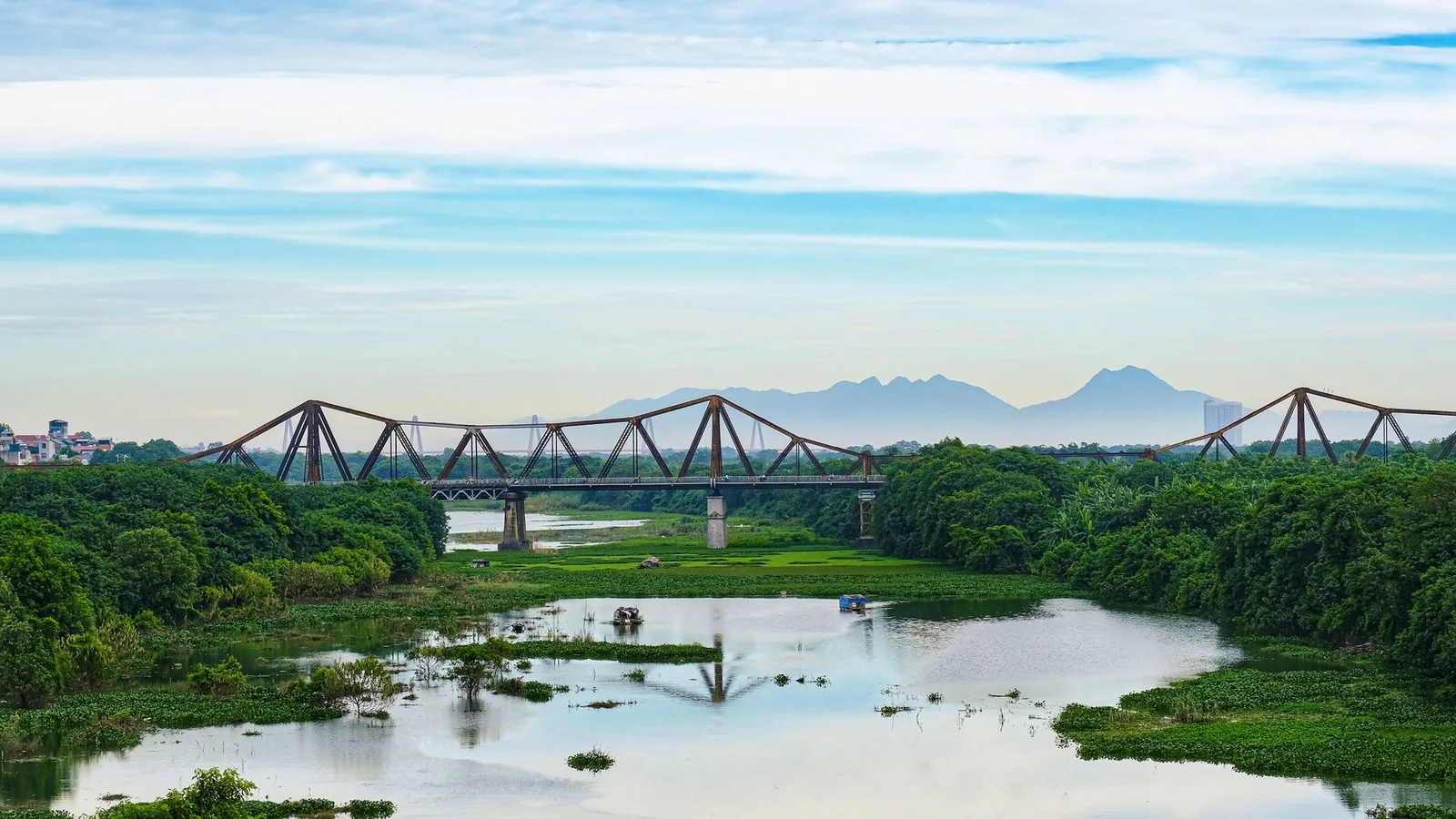 Điện Biên mùa khô với bầu trời quang đãng