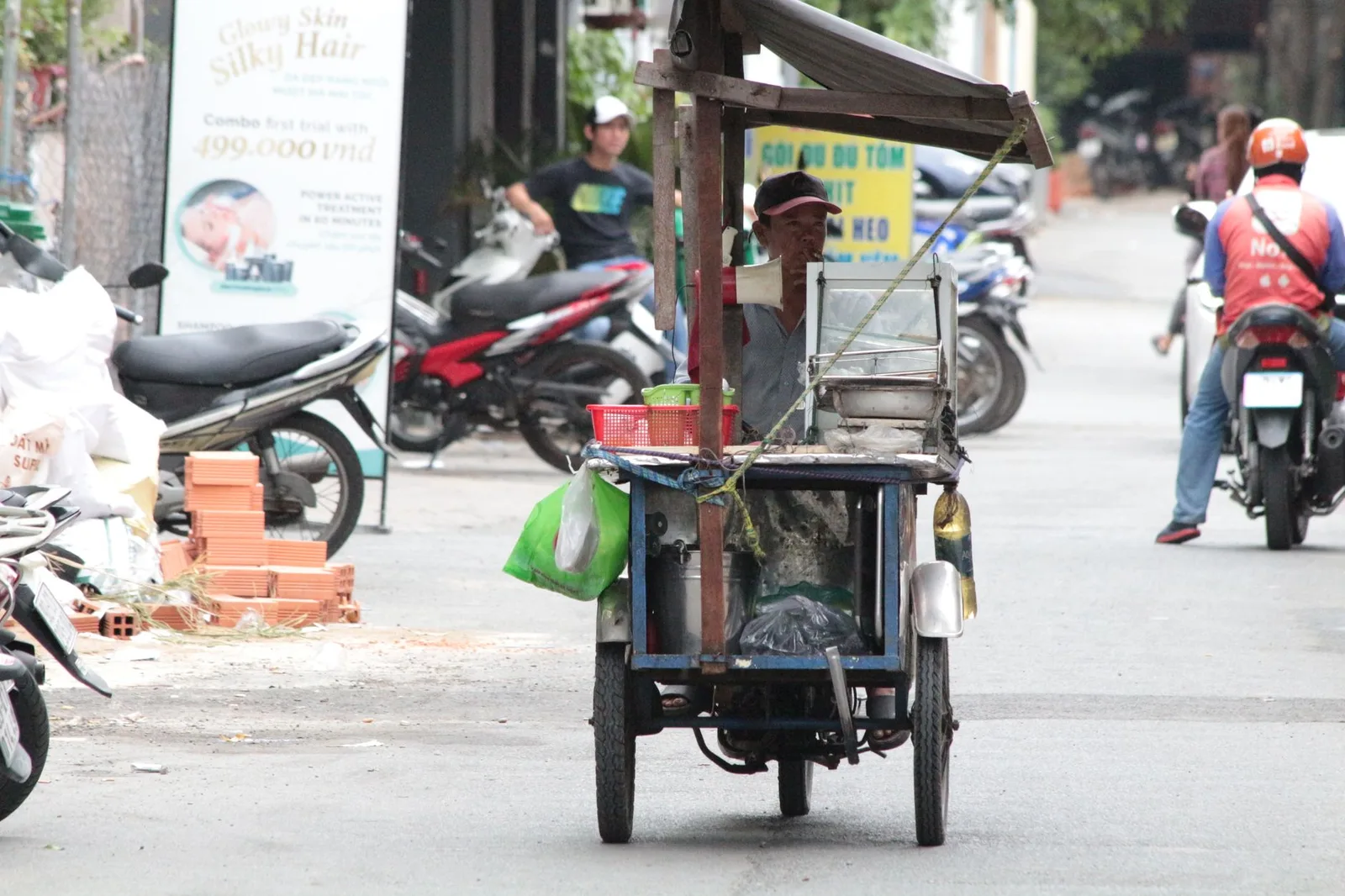 Quầy bán món ngọt truyền thống tại Hà Nội