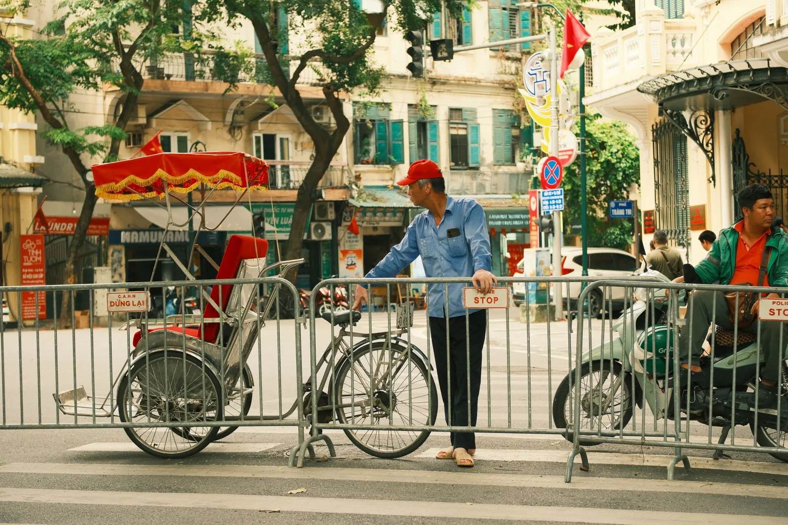 Hai phương tiện tham quan phổ biến tại phố cổ Hà Nội