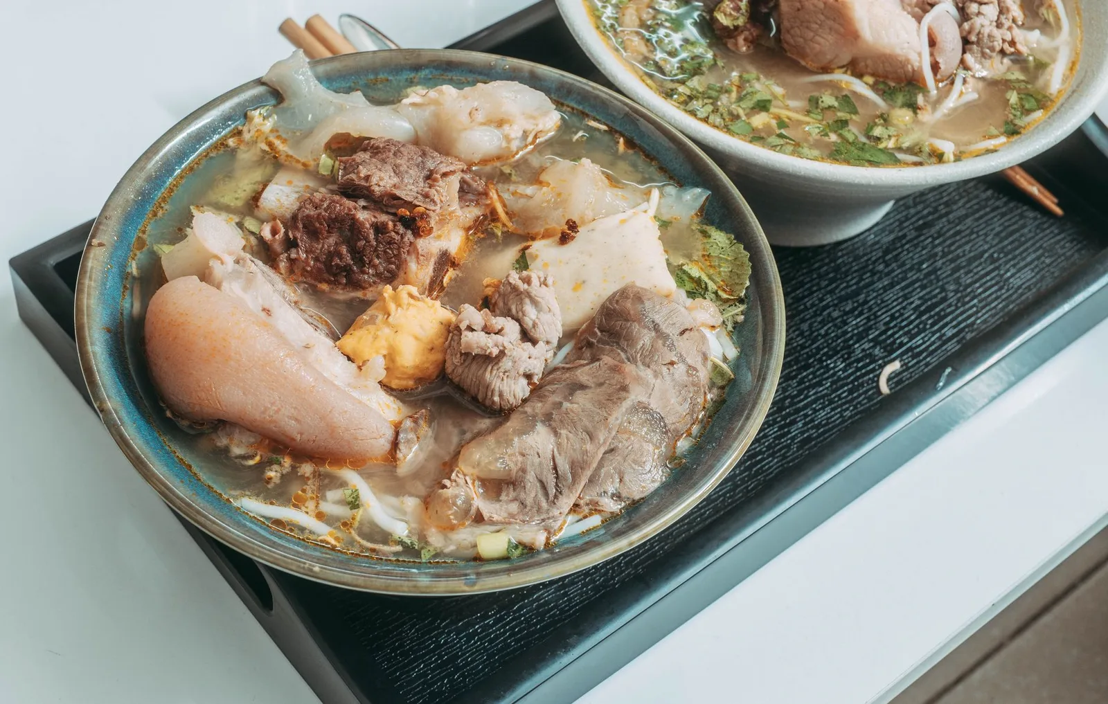Bát mì nóng kiểu Việt Nam dành cho bữa ăn khuya