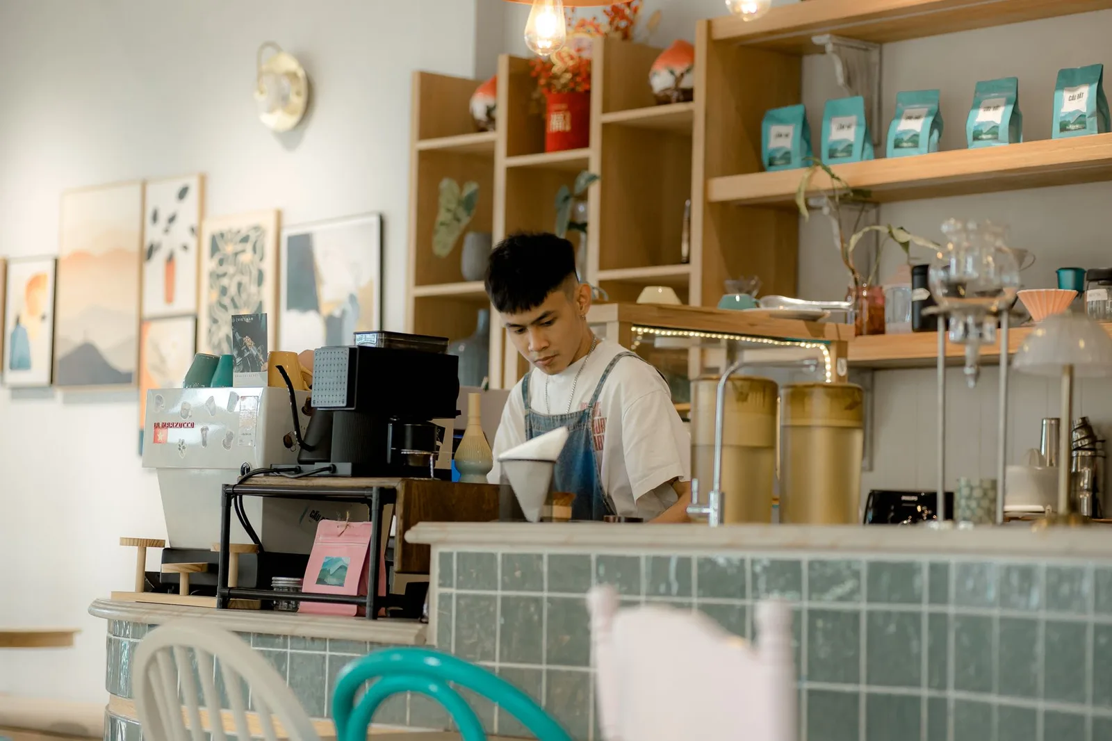 Nhân sự ngành khách sạn tự tin với các kỹ năng nghề nghiệp