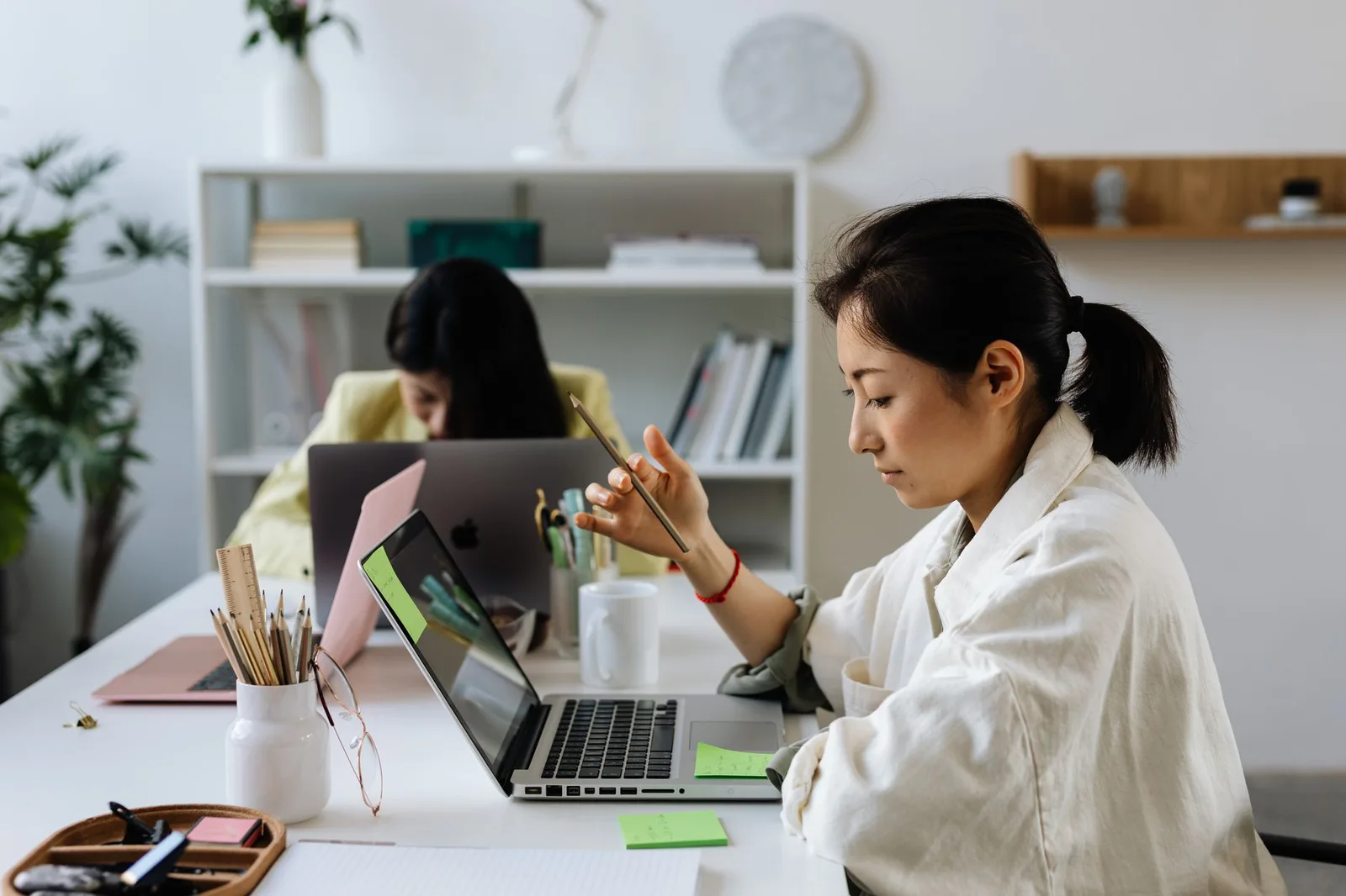 Người trưởng thành học kỹ năng mới qua máy tính