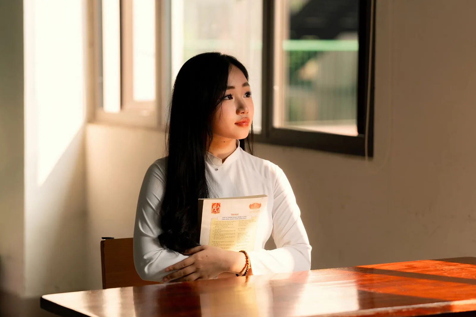 Học sinh chơi game thay vì tập trung học bài