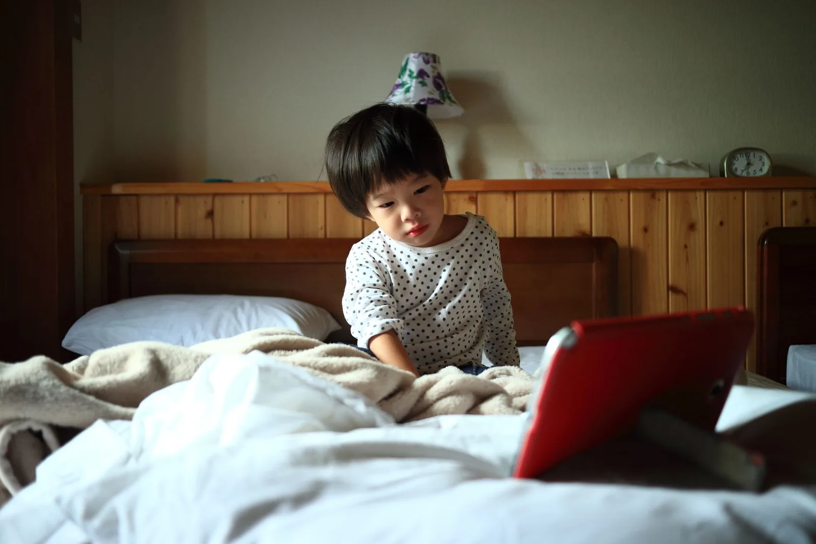 Trẻ mệt mỏi sau khi xem nội dung số trên màn hình