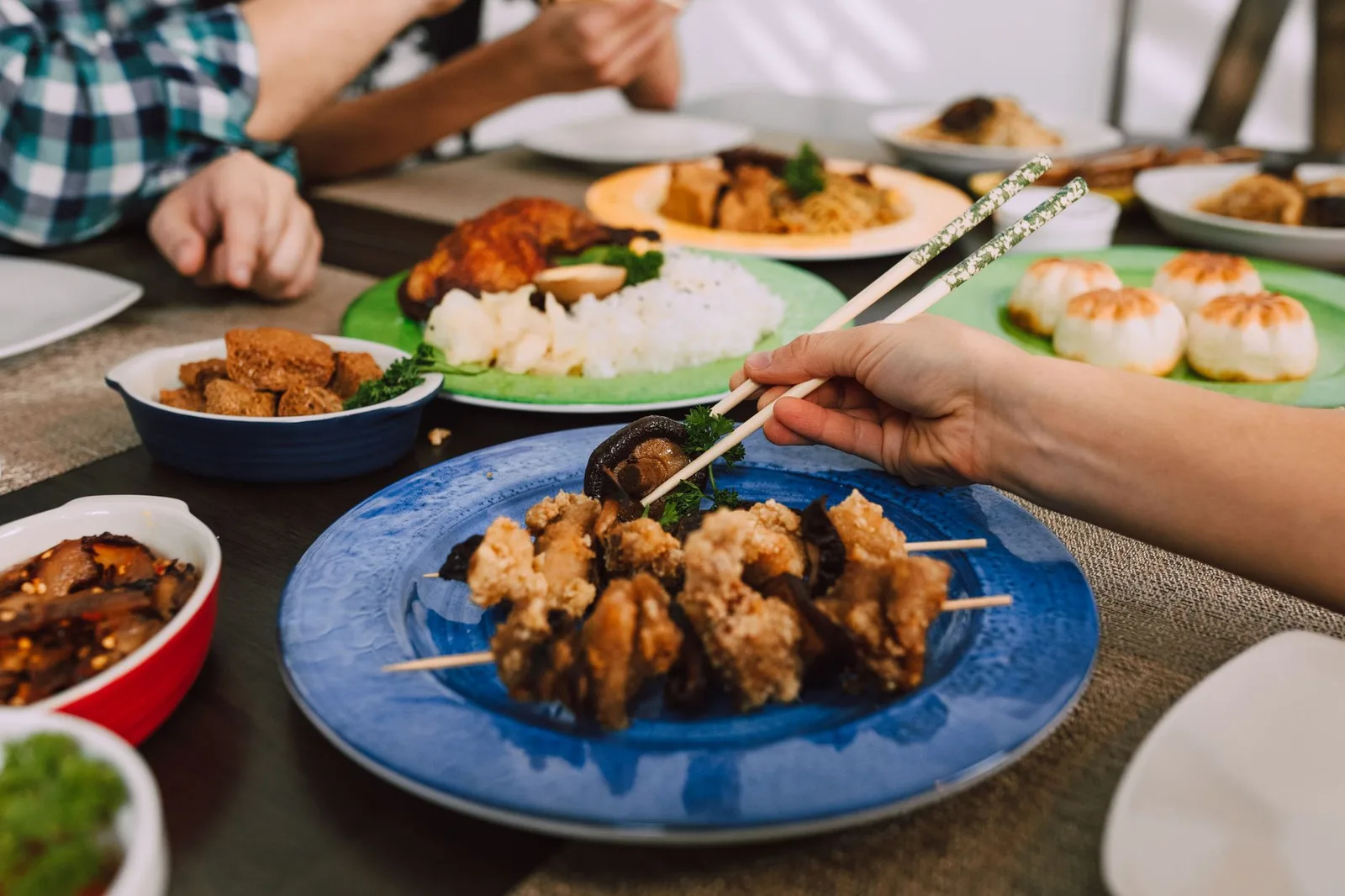 Gia đình Việt cùng thưởng thức các món sắn mùa thu hoạch