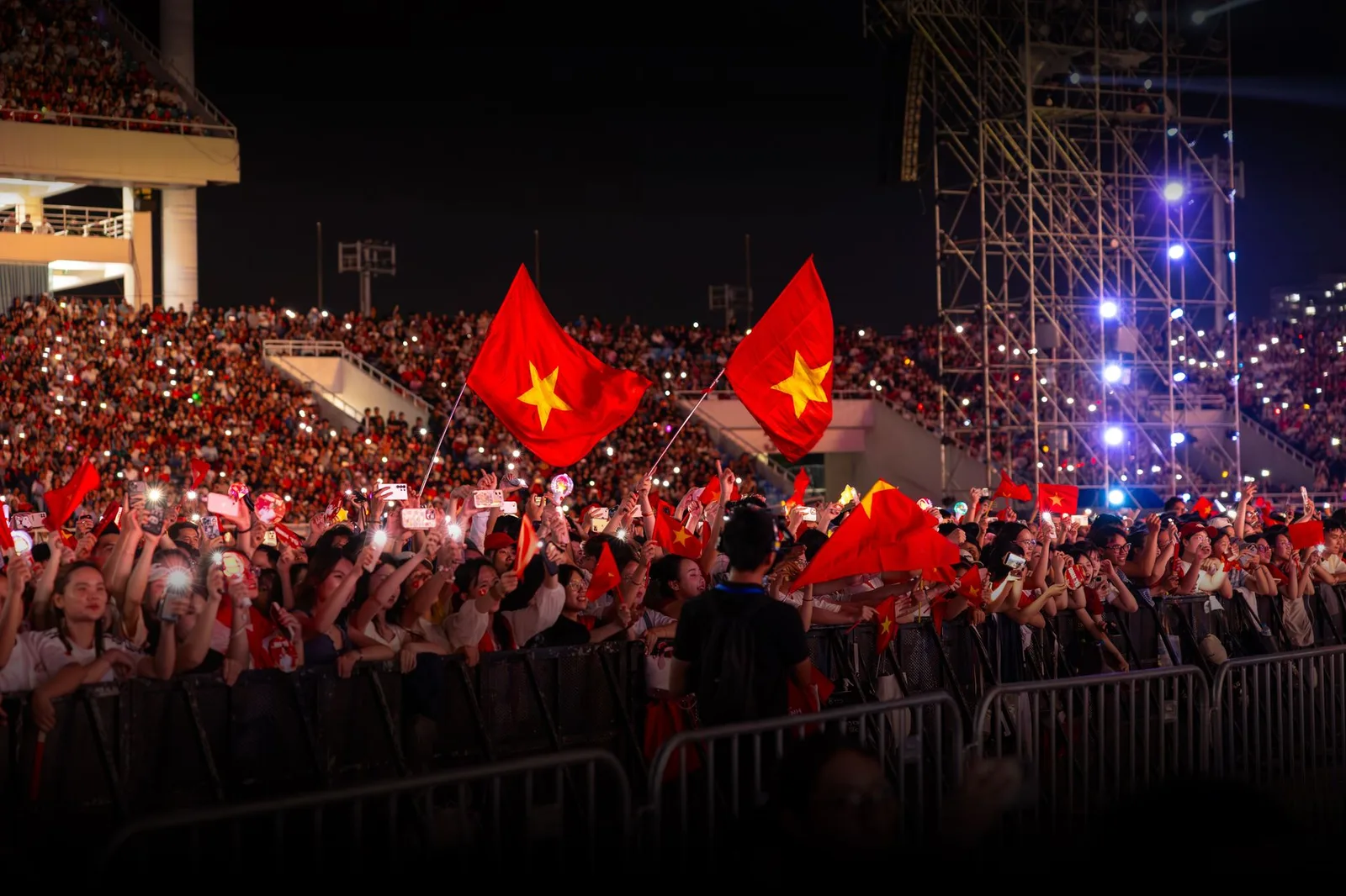 Người hâm mộ châu Á mua vé concert trực tuyến