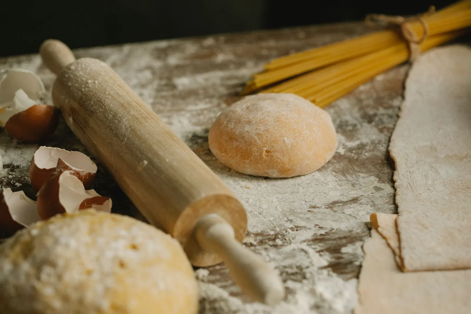 Nhóm nguyên liệu tinh bột linh hoạt gồm gạo, mì và bánh mì