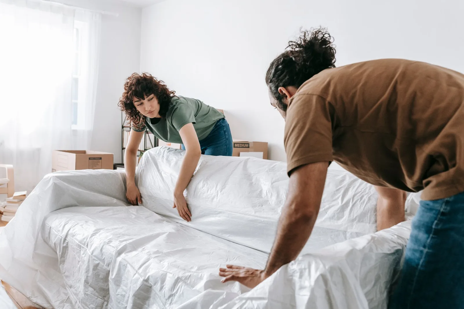 Nội thất phòng nghỉ được che phủ để hạn chế vết bẩn