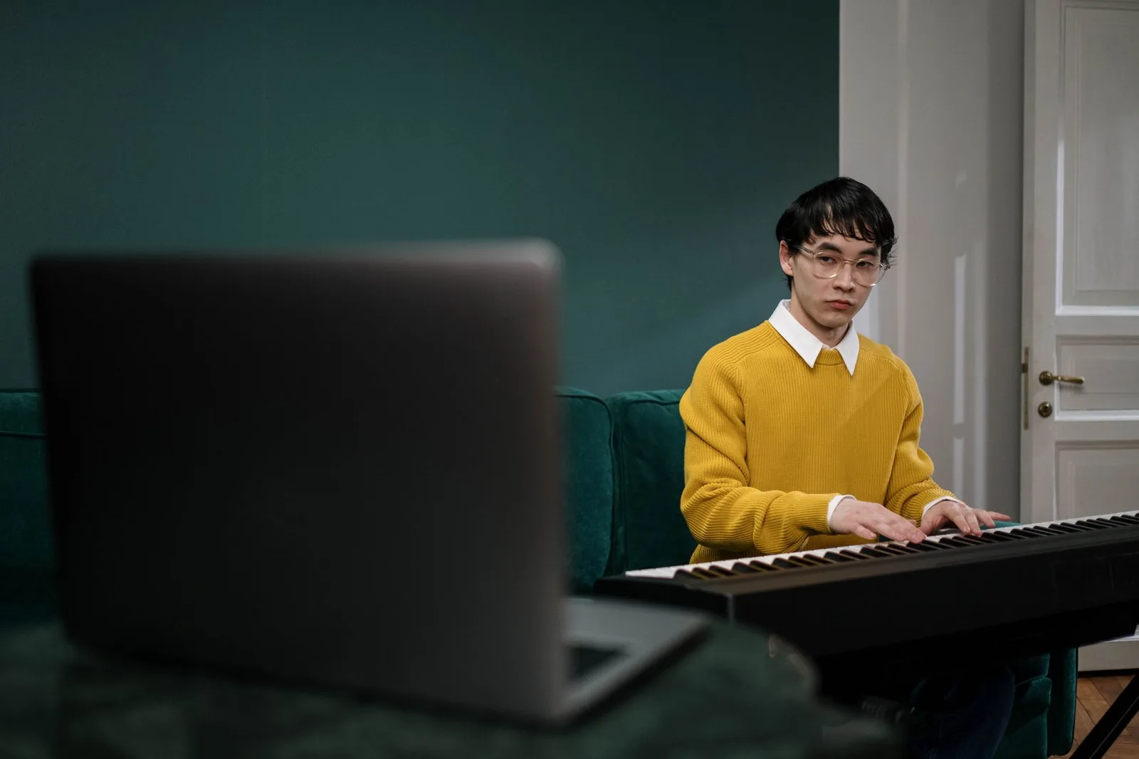 Người hâm mộ châu Á tìm mua vé concert trực tuyến
