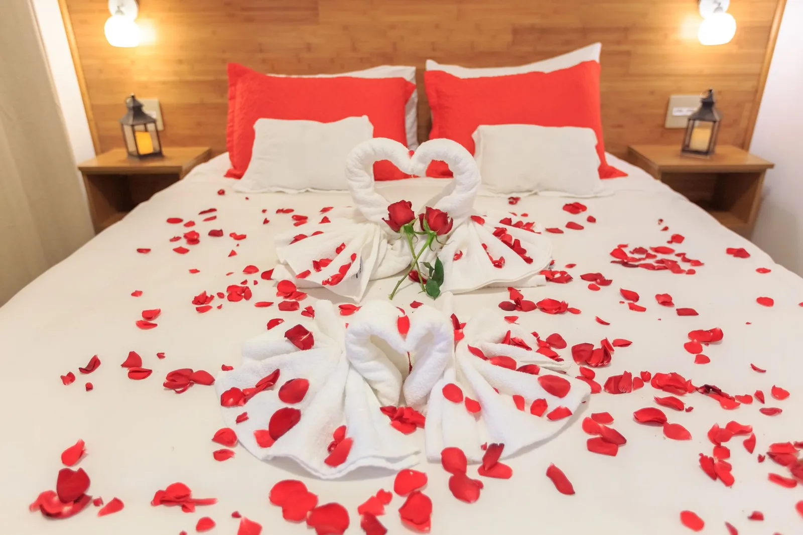 Không gian phòng ngủ trang trí kỷ niệm tinh tế