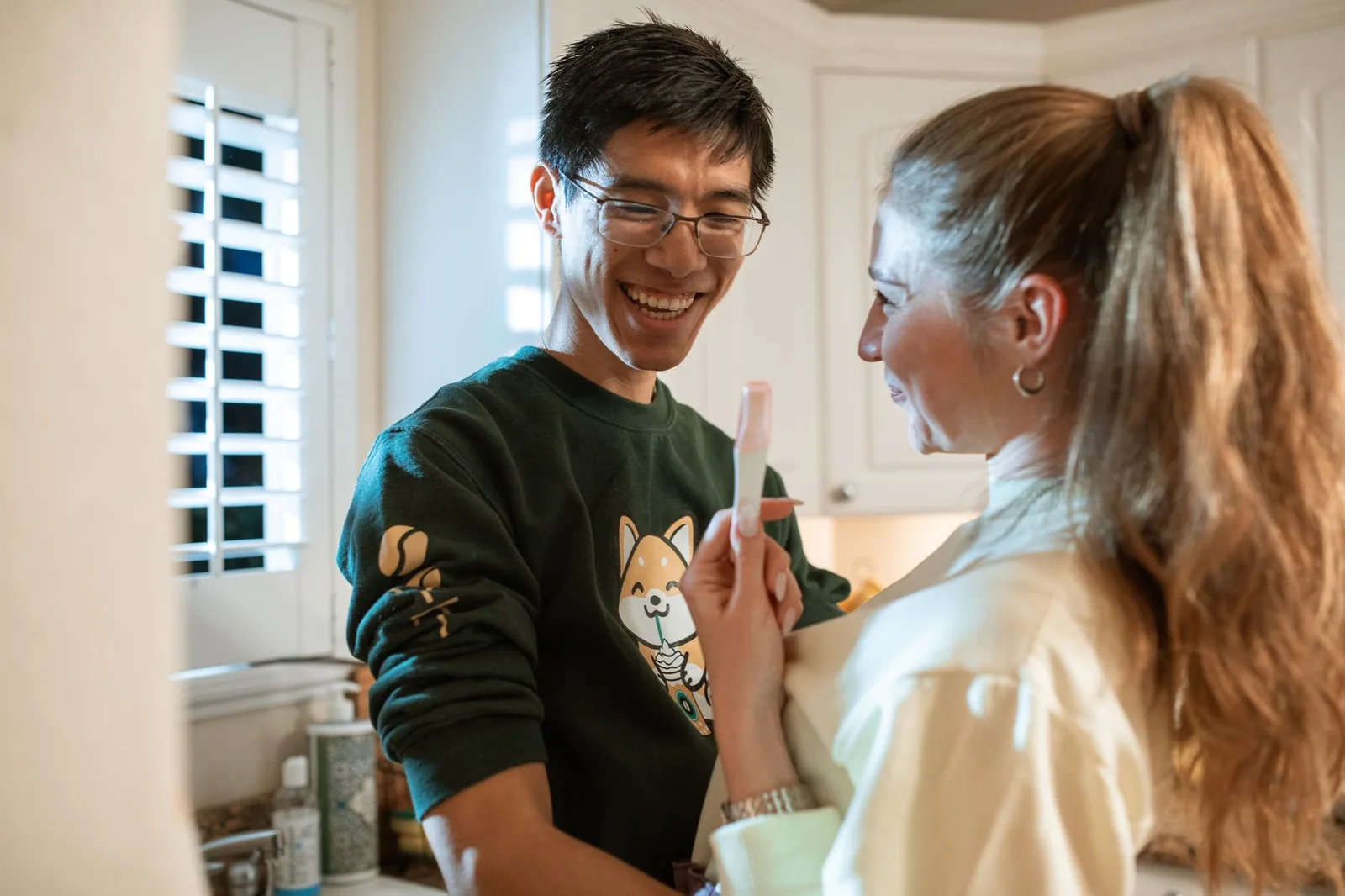 Bố mẹ cùng trao đổi để chọn tên cho con