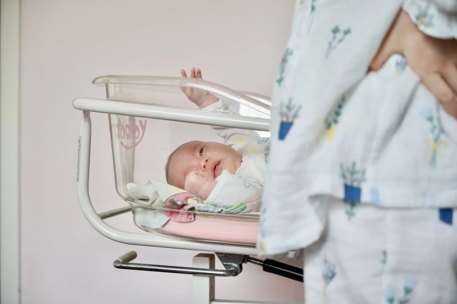 Cha mẹ chuẩn bị giấy tờ trước khi khai sinh cho con