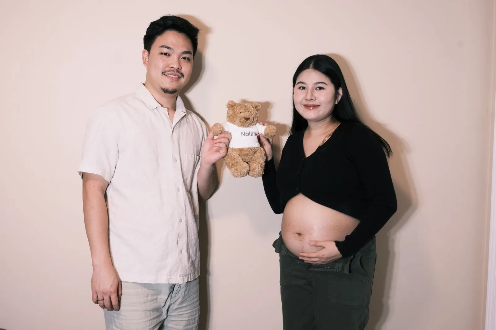 Cha mẹ cùng trao đổi trước khi chốt tên cho bé gái