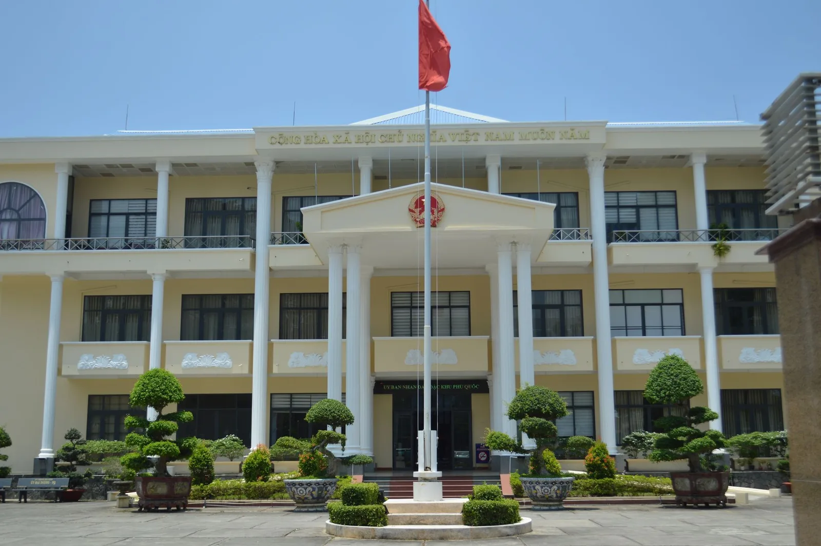 Cha mẹ làm thủ tục đăng ký khai sinh tại cơ quan hộ tịch