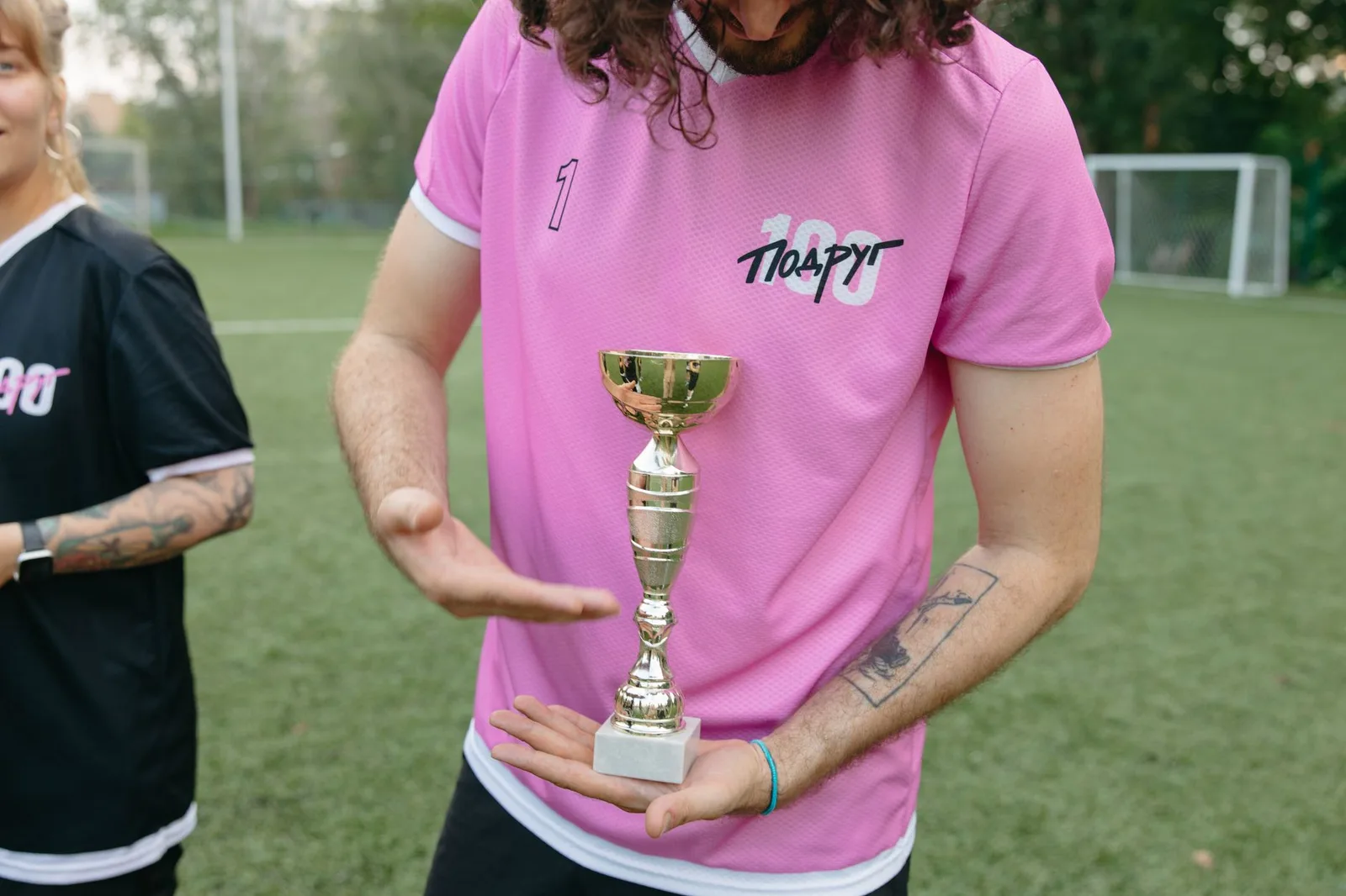 Cận cảnh danh hiệu bóng đá màu vàng danh giá