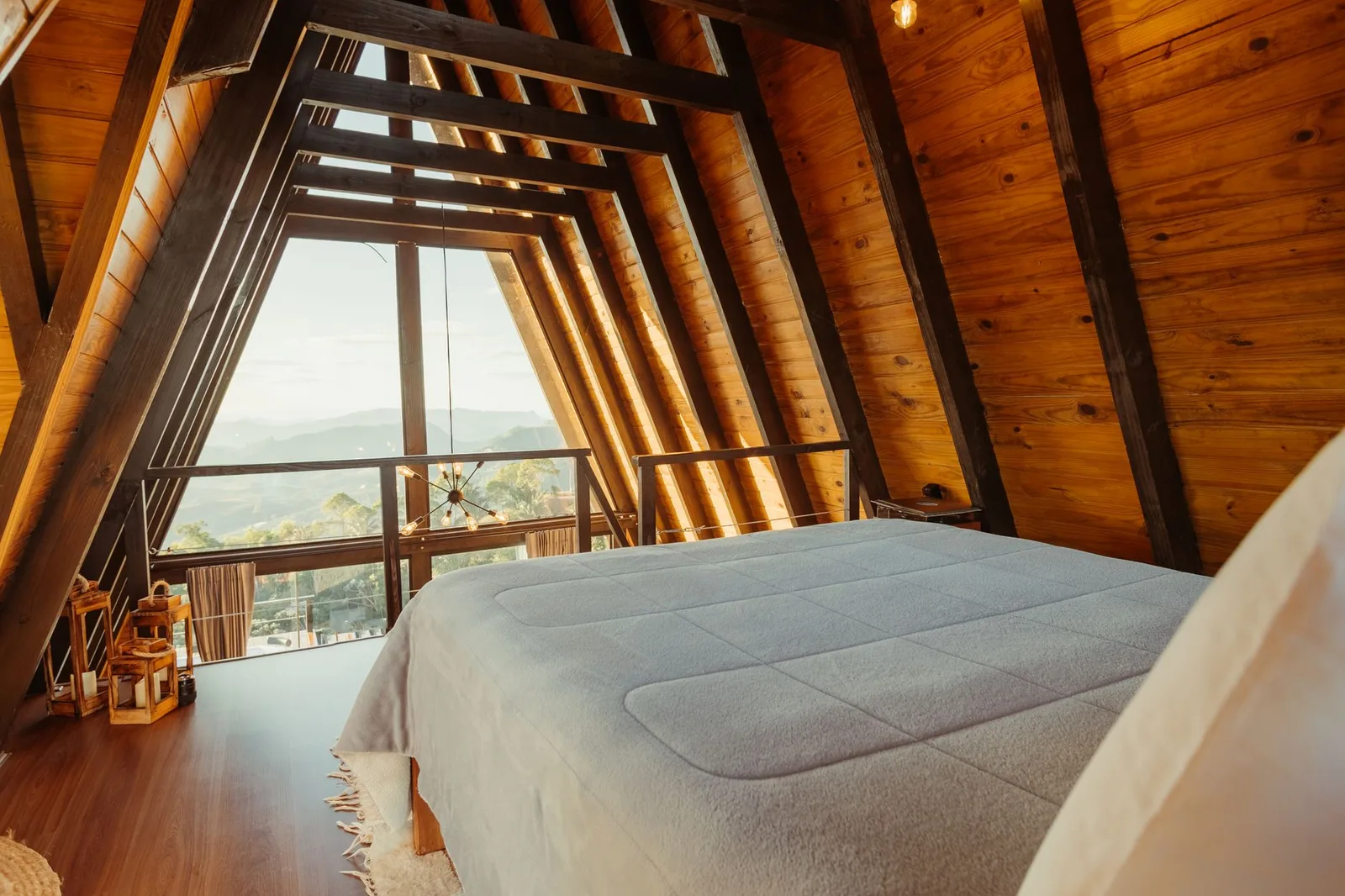 Phòng ngủ homestay ấm cúng phù hợp lưu trú hai đêm