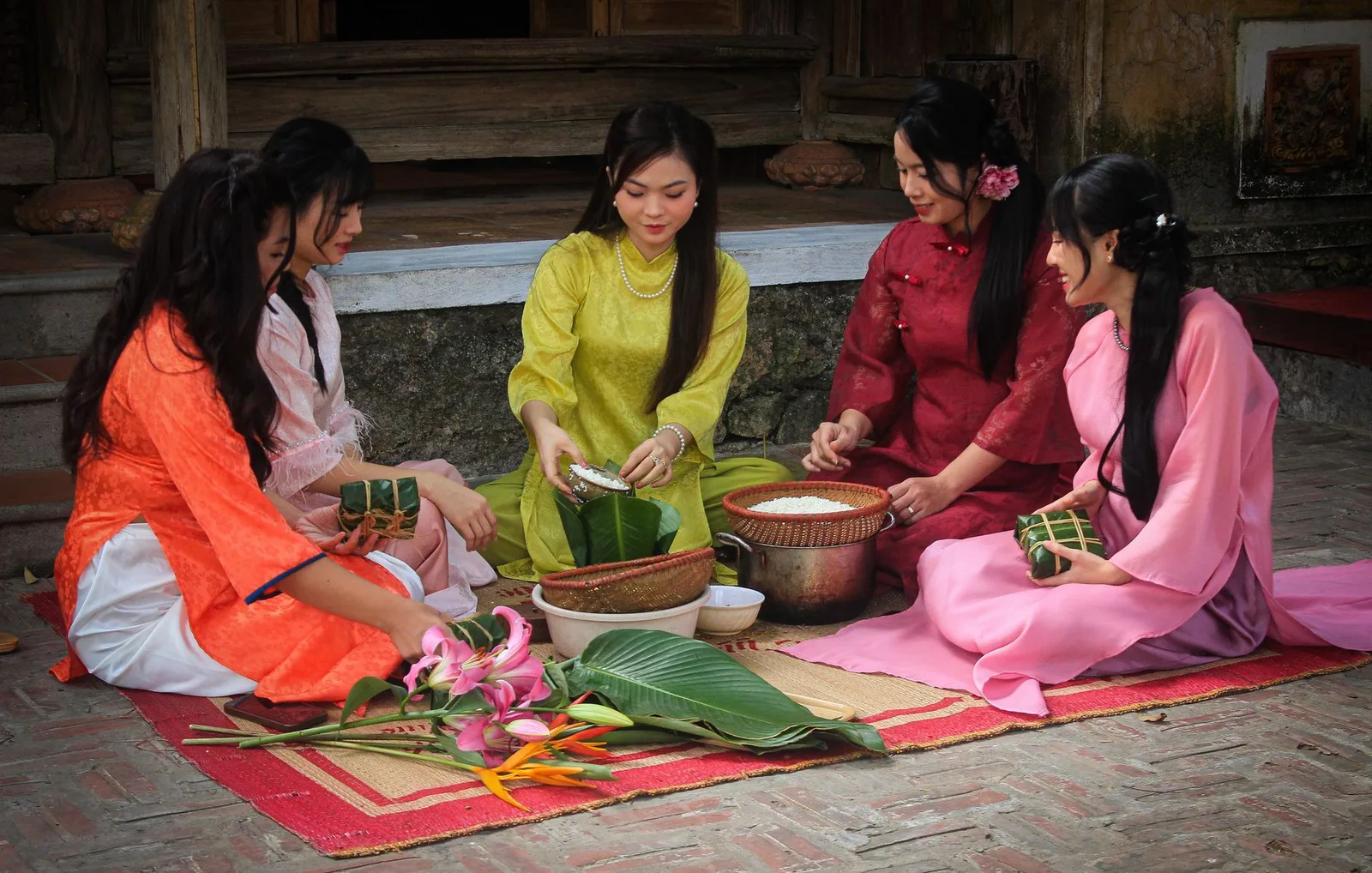 Nhân viên chuẩn bị phòng theo kế hoạch vận hành homestay