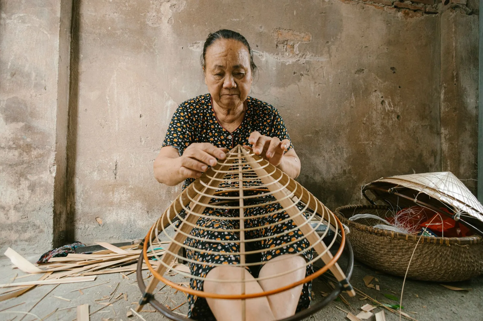 Nghệ nhân Việt làm đồ chơi Trung thu thủ công