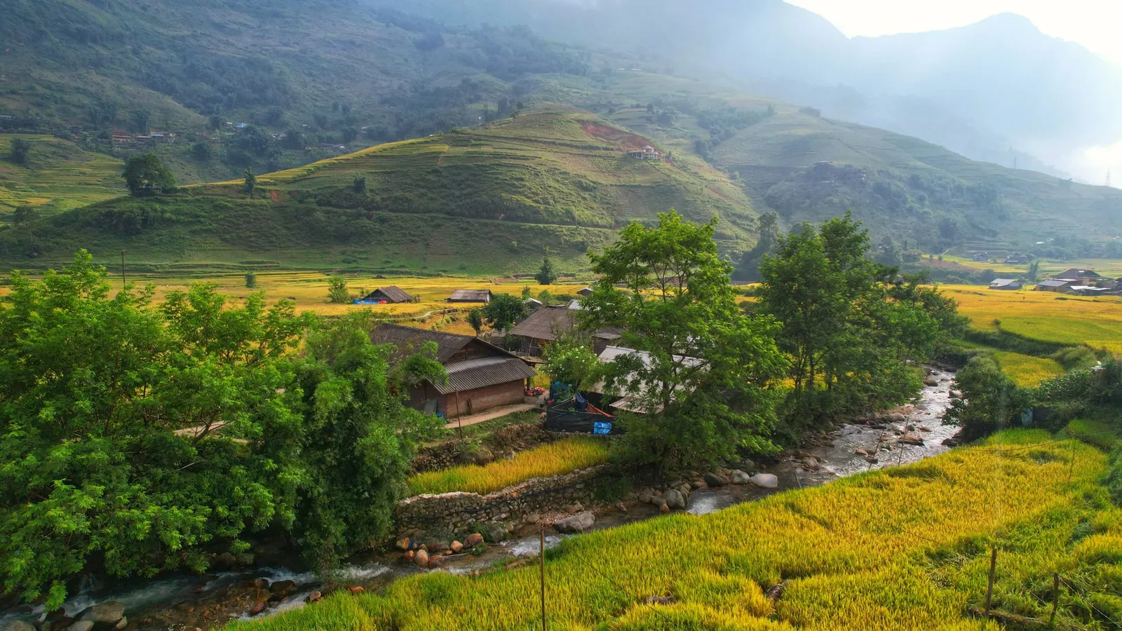 Homestay Sa Pa với tầm nhìn toàn cảnh núi và thung lũng