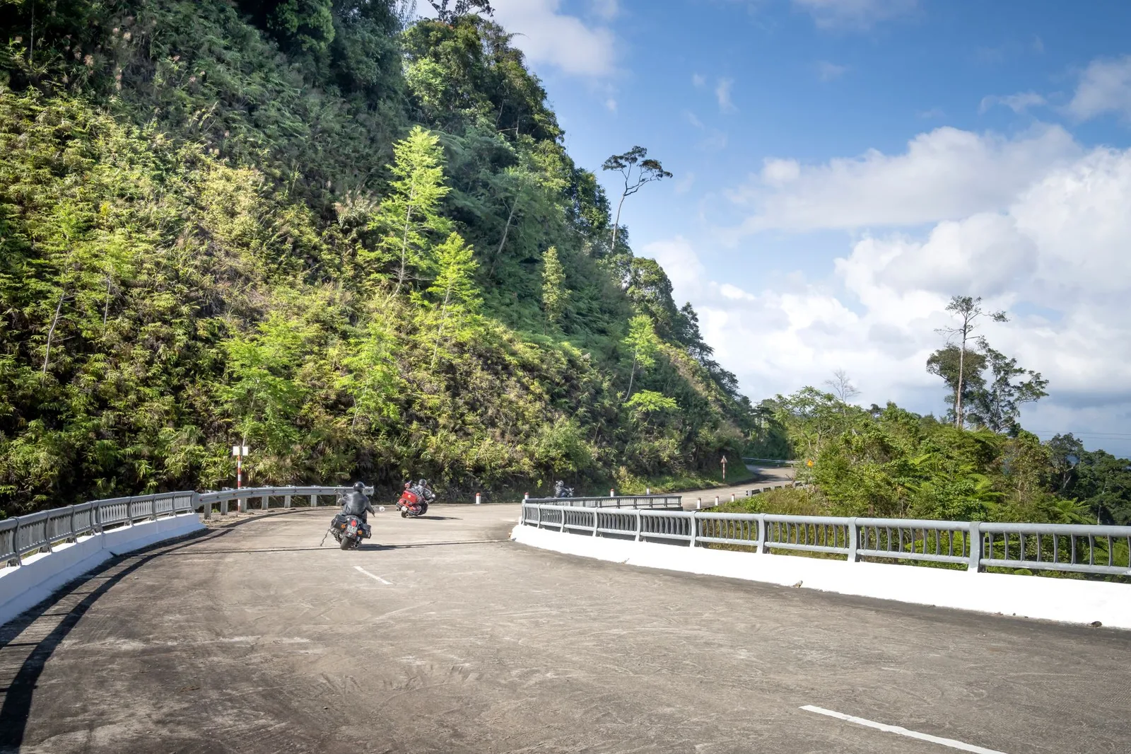 Con đường vào homestay giữa bản làng Sa Pa