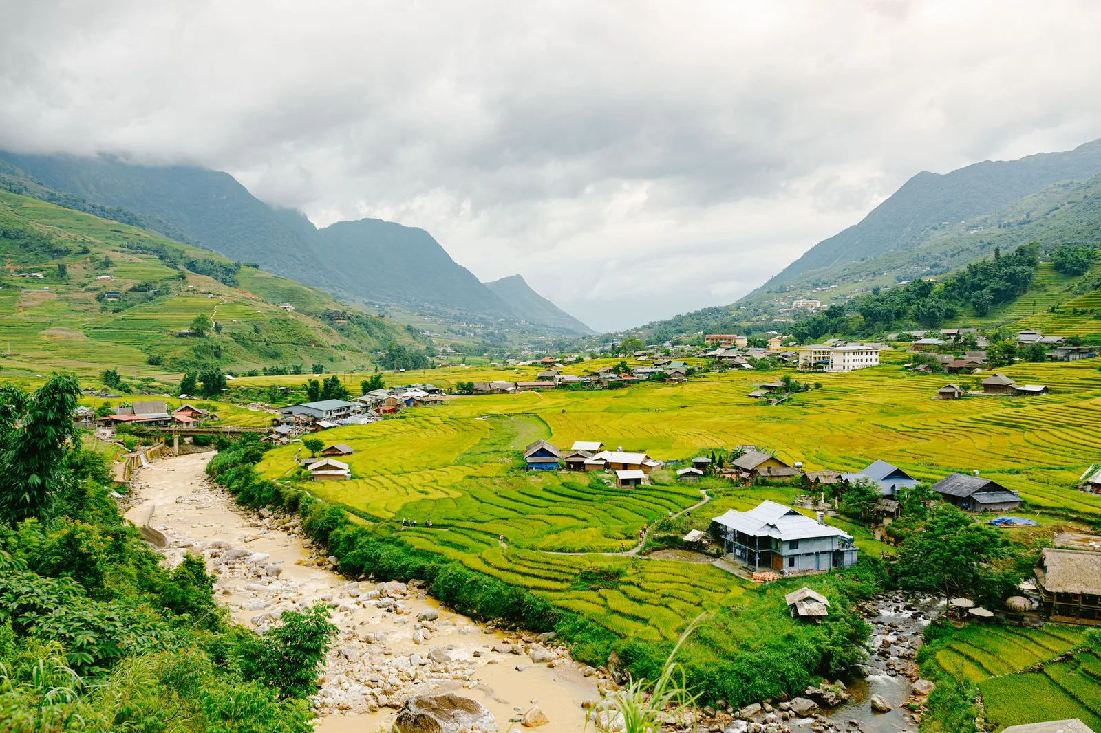 Homestay nhìn ra thung lũng Sa Pa