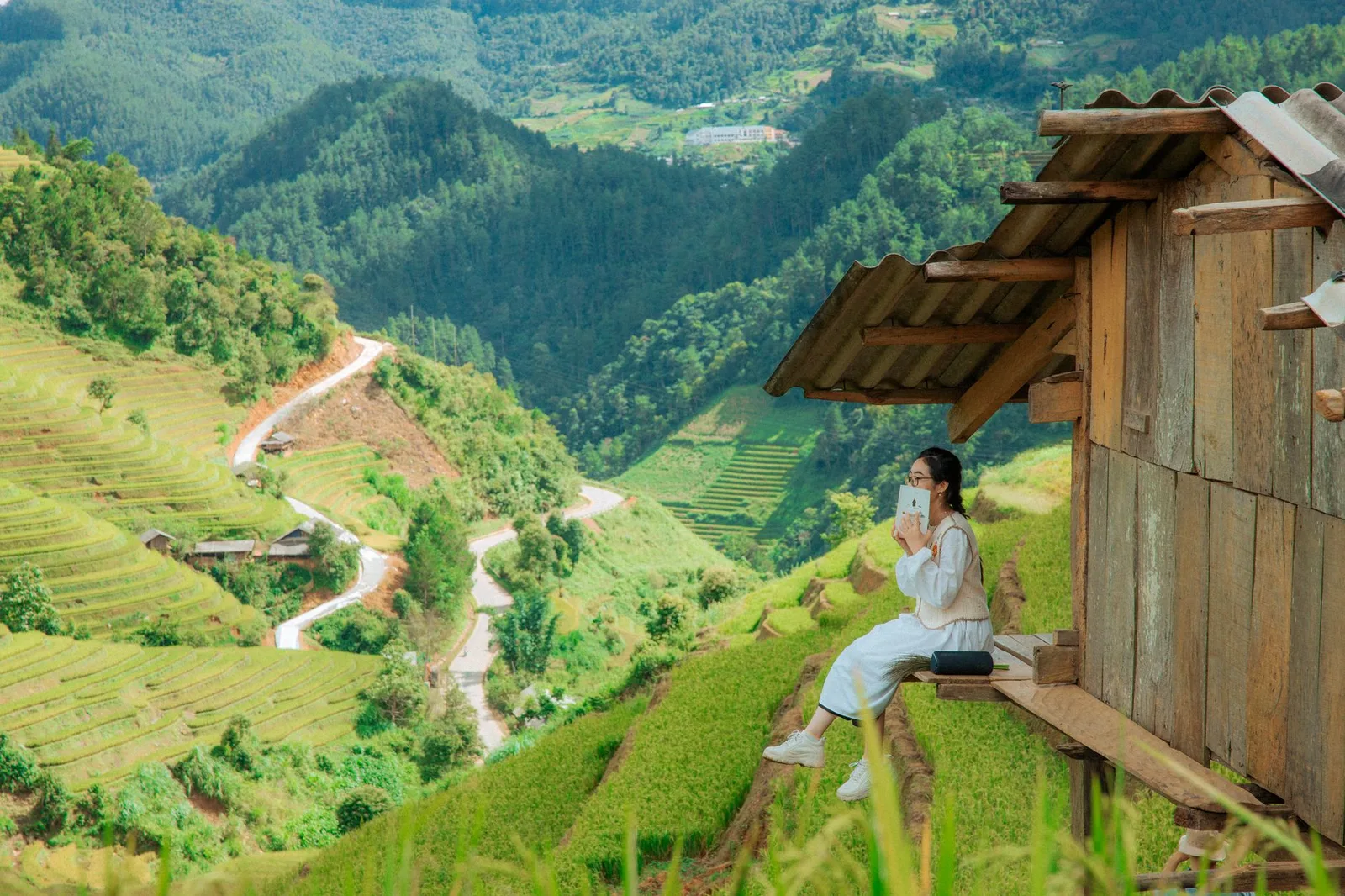 Du khách châu Á đặt homestay khi lịch trình chưa chốt