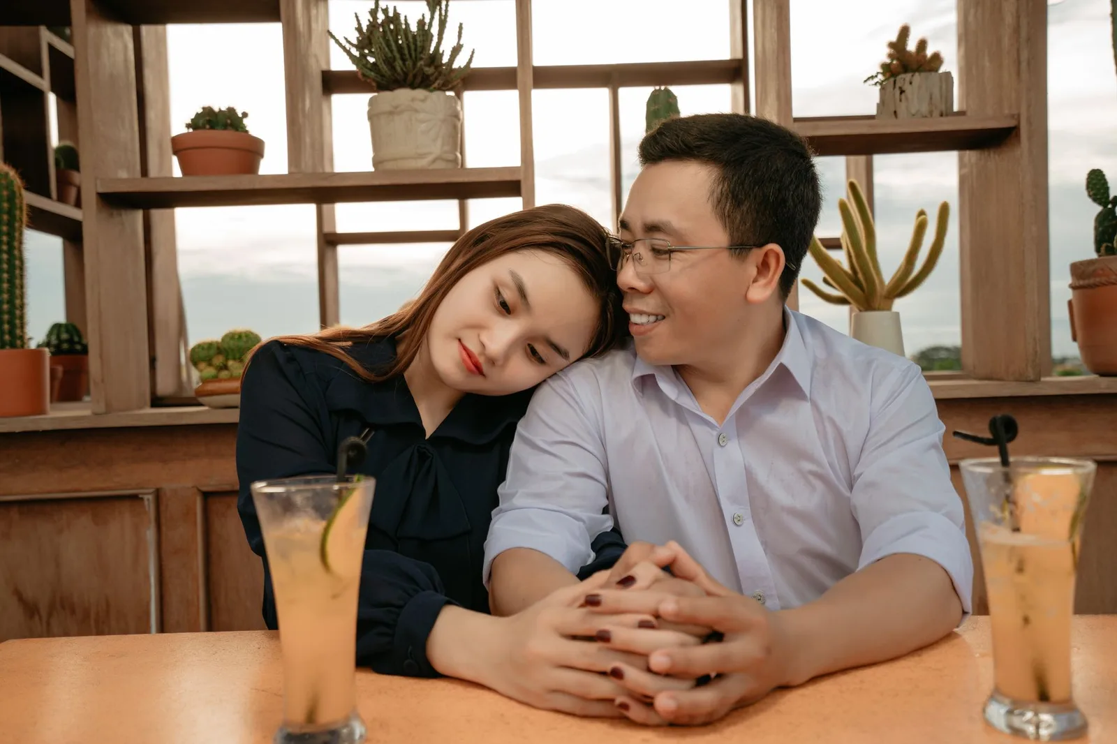 Cặp đôi bình tĩnh chuẩn bị cuộc trò chuyện về ranh giới riêng tư