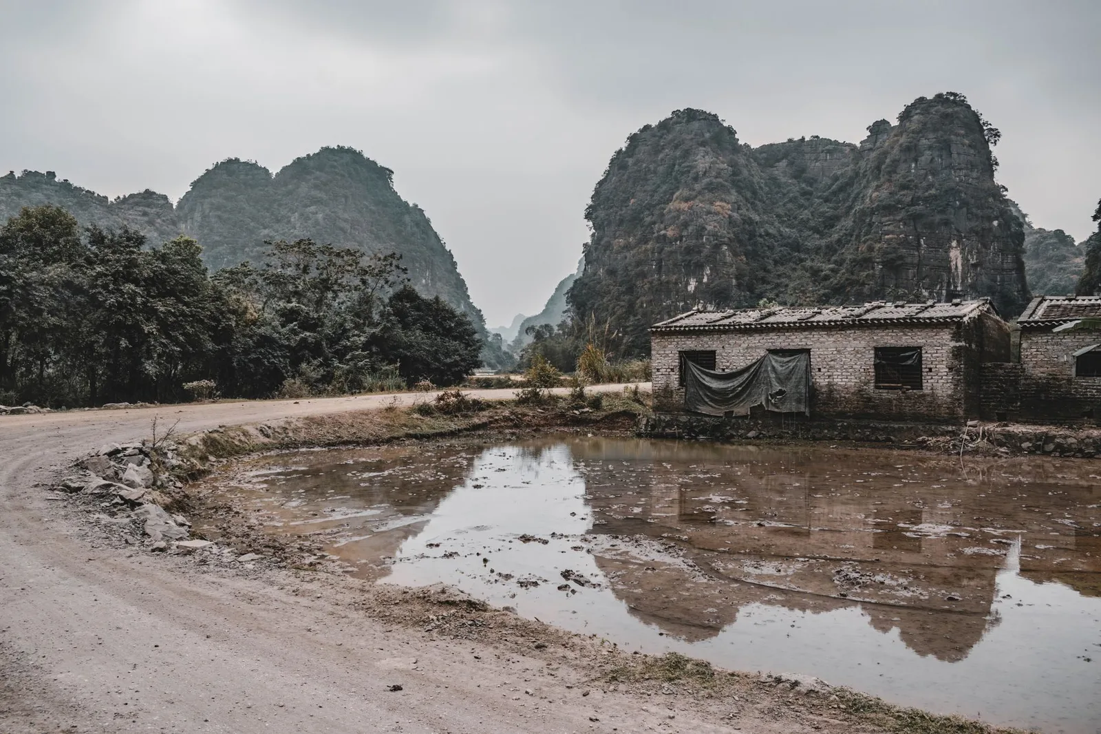 Xe máy trên cung đường miền quê Ninh Bình