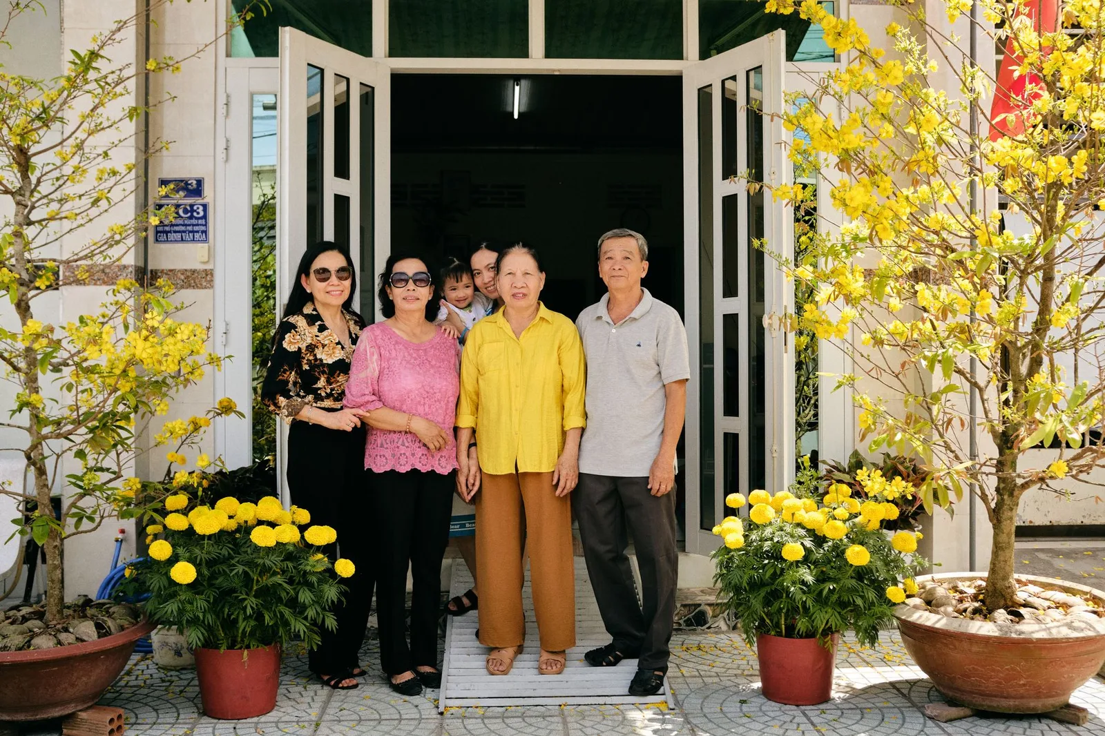 Gia đình Việt cùng nhau đi du lịch cuối năm