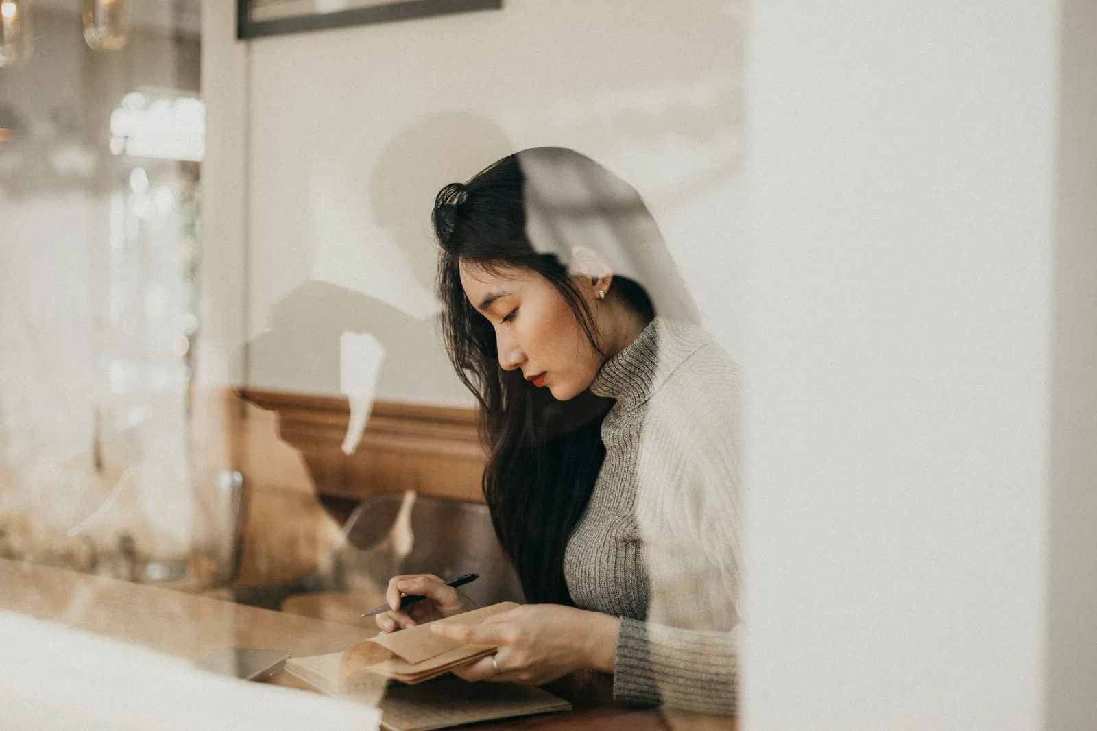 Người trẻ châu Á tự đánh giá mục tiêu qua nhật ký