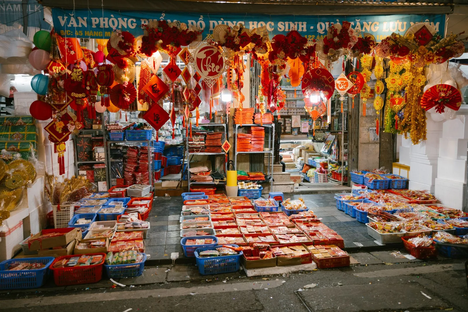 Chợ đêm vùng cao Sa Pa dịp trung thu đông vui