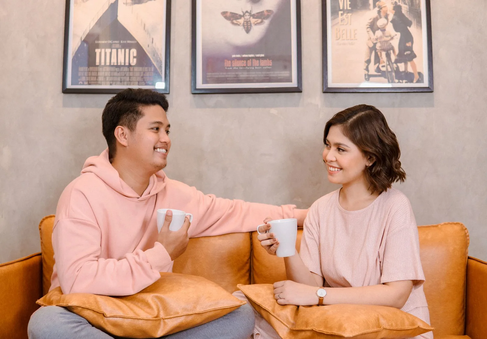 Cặp đôi duy trì thói quen trò chuyện để thấu hiểu nhau hơn