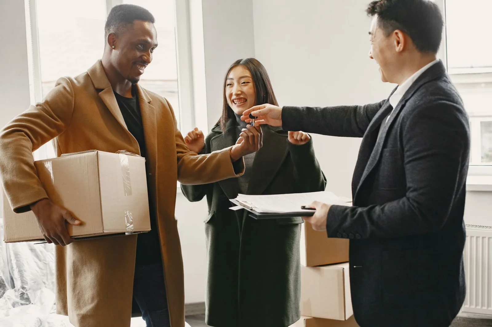 Người trẻ cân nhắc kế hoạch chuyển đến thành phố mới